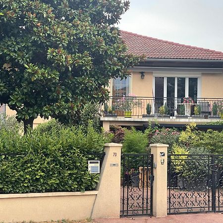 Casa Lovo Bed & Breakfast Saint-Laurent-de-Mure Exterior photo